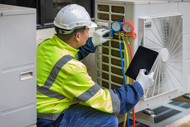 Professional Hvac technician working in Montara, CA